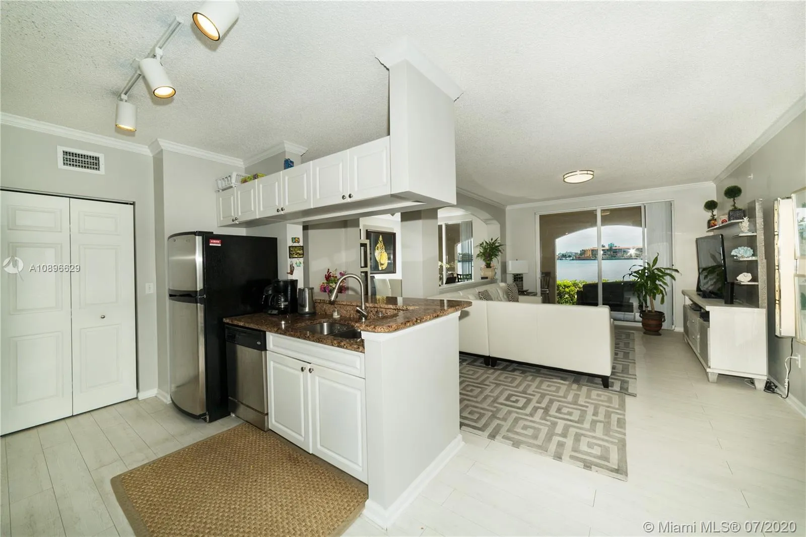 17150 N Bay Rd # 2103, Sunny Isles Beach FL 33160