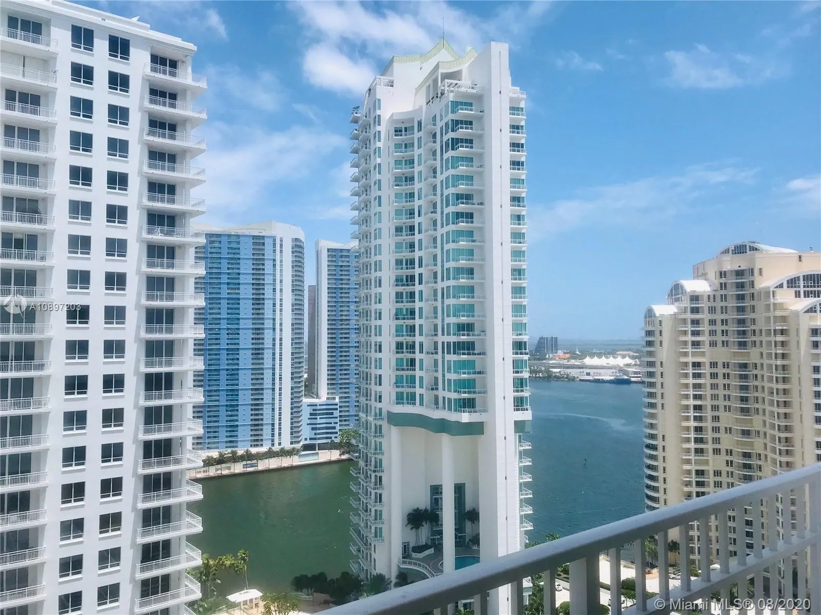 1 bedroom 1 bath for rent at 701 Brickell Key Blvd # 08, Miami FL 33131