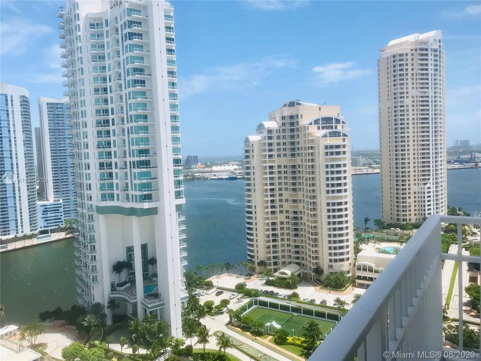 701 Brickell Key Blvd # 08, Miami FL 33131