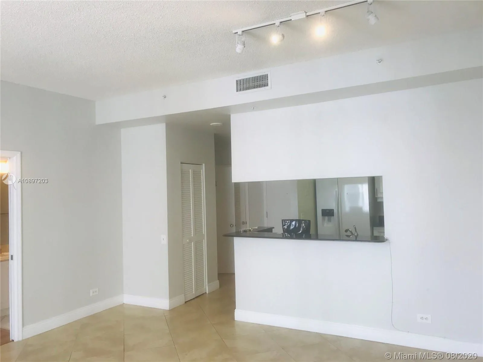 701 Brickell Key Blvd # 08, Miami FL 33131