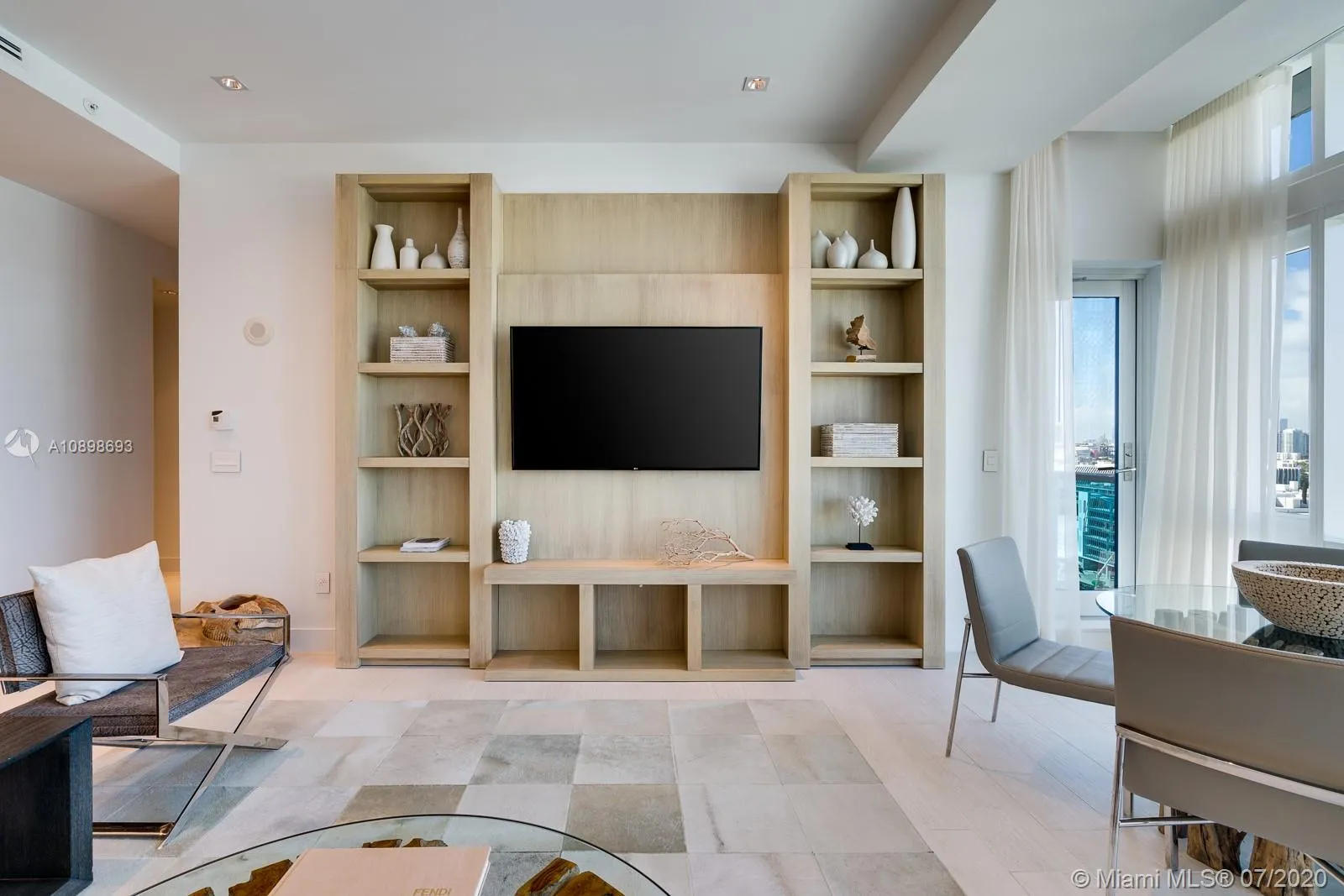 102 24th St # 1613, Miami Beach FL 33139