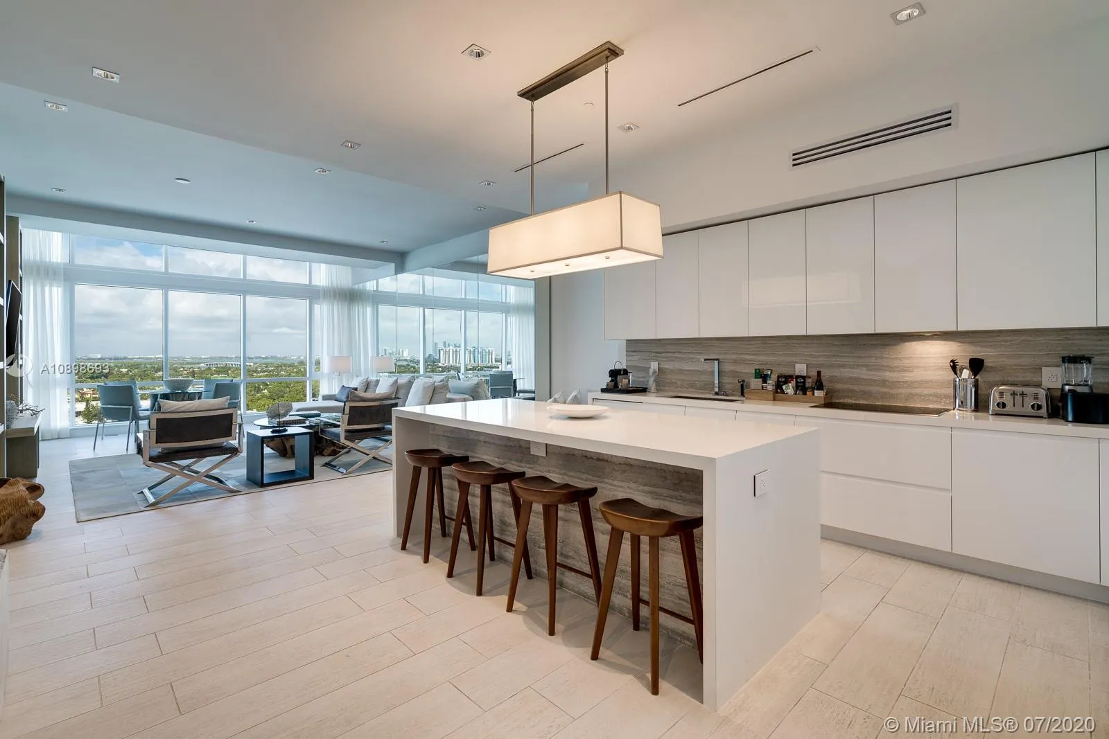 102 24th St # 1613, Miami Beach FL 33139