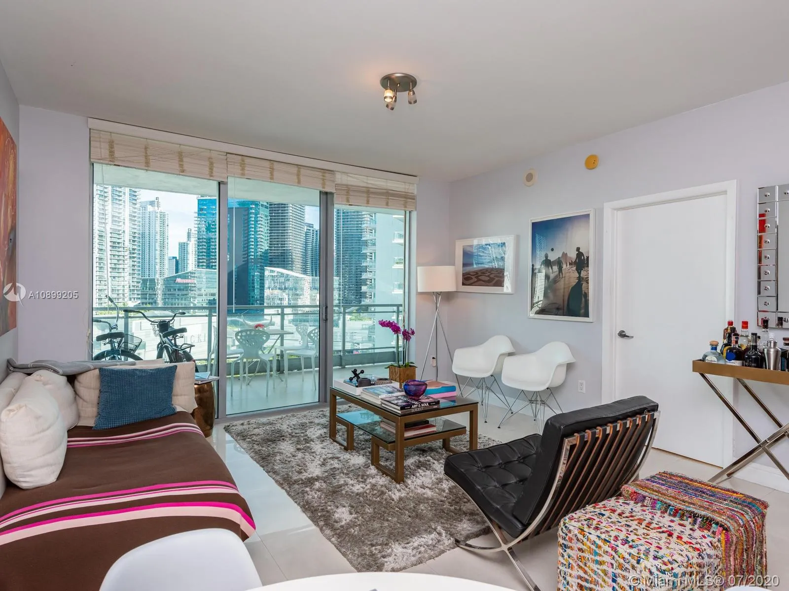 90 SW 3rd St # 2015, Miami FL 33130