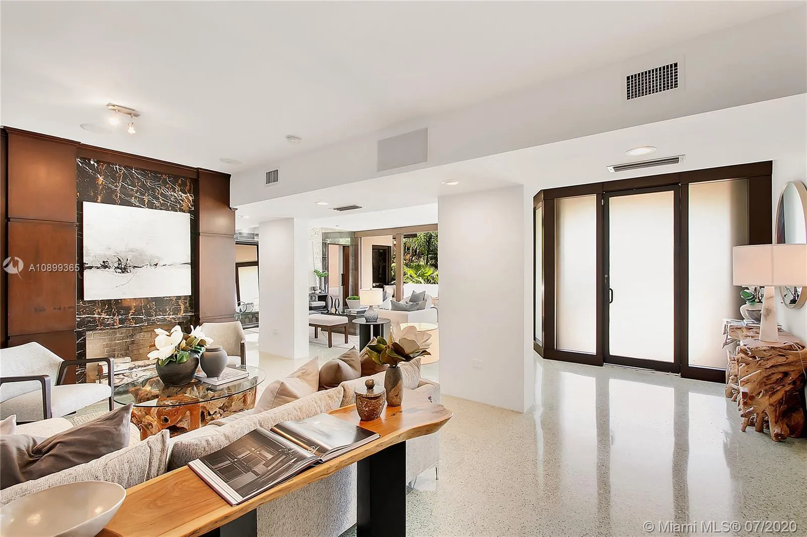 200 E Rivo Alto Dr, Miami Beach FL 33139