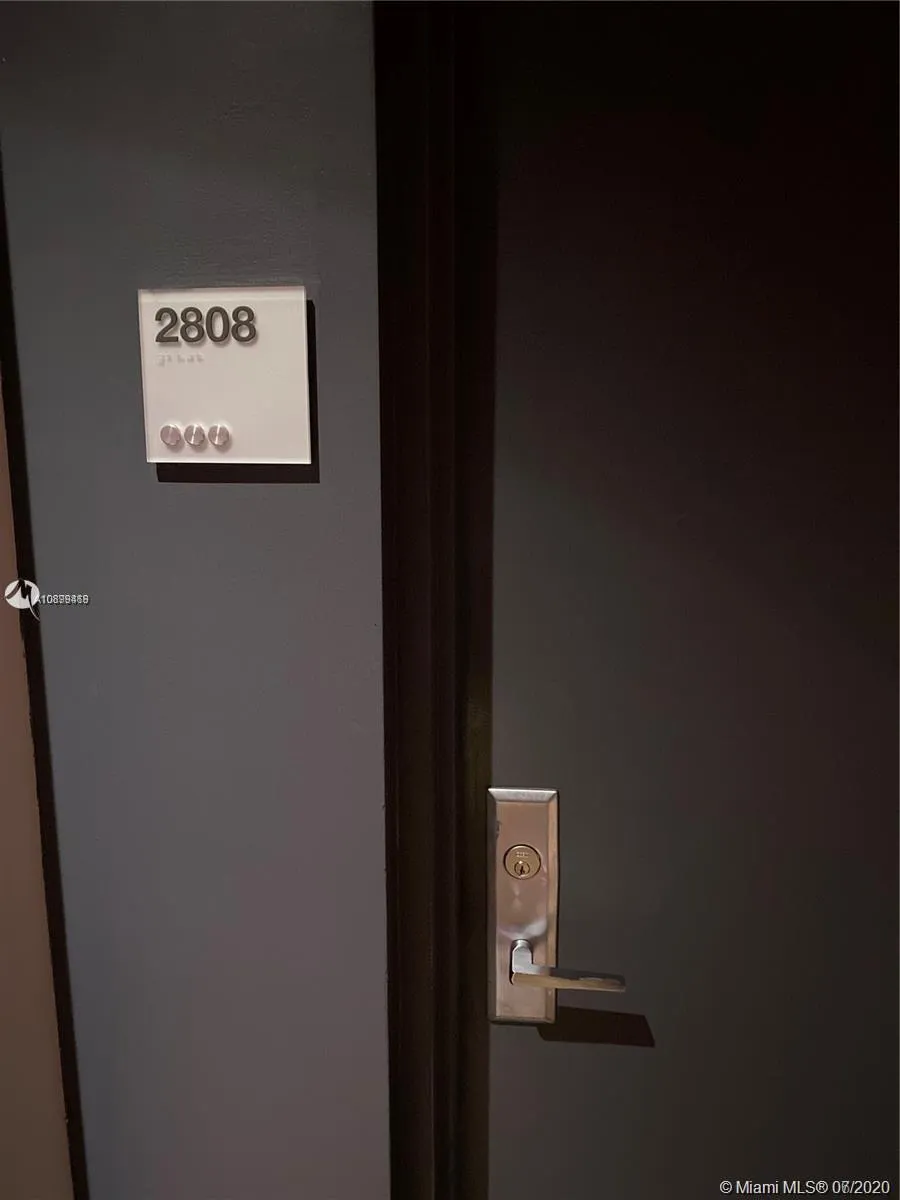 500 Brickell Ave # 2808, Miami FL 33131