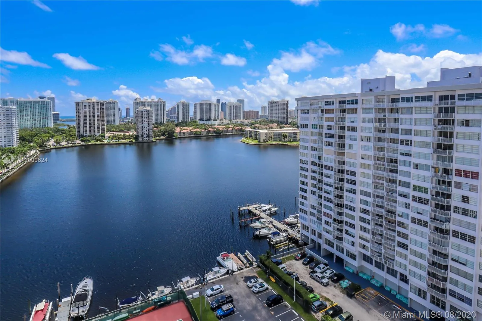 2 bedroom 2 bath for sale at 2750 NE 183rd St # 1910, Aventura FL 33160
