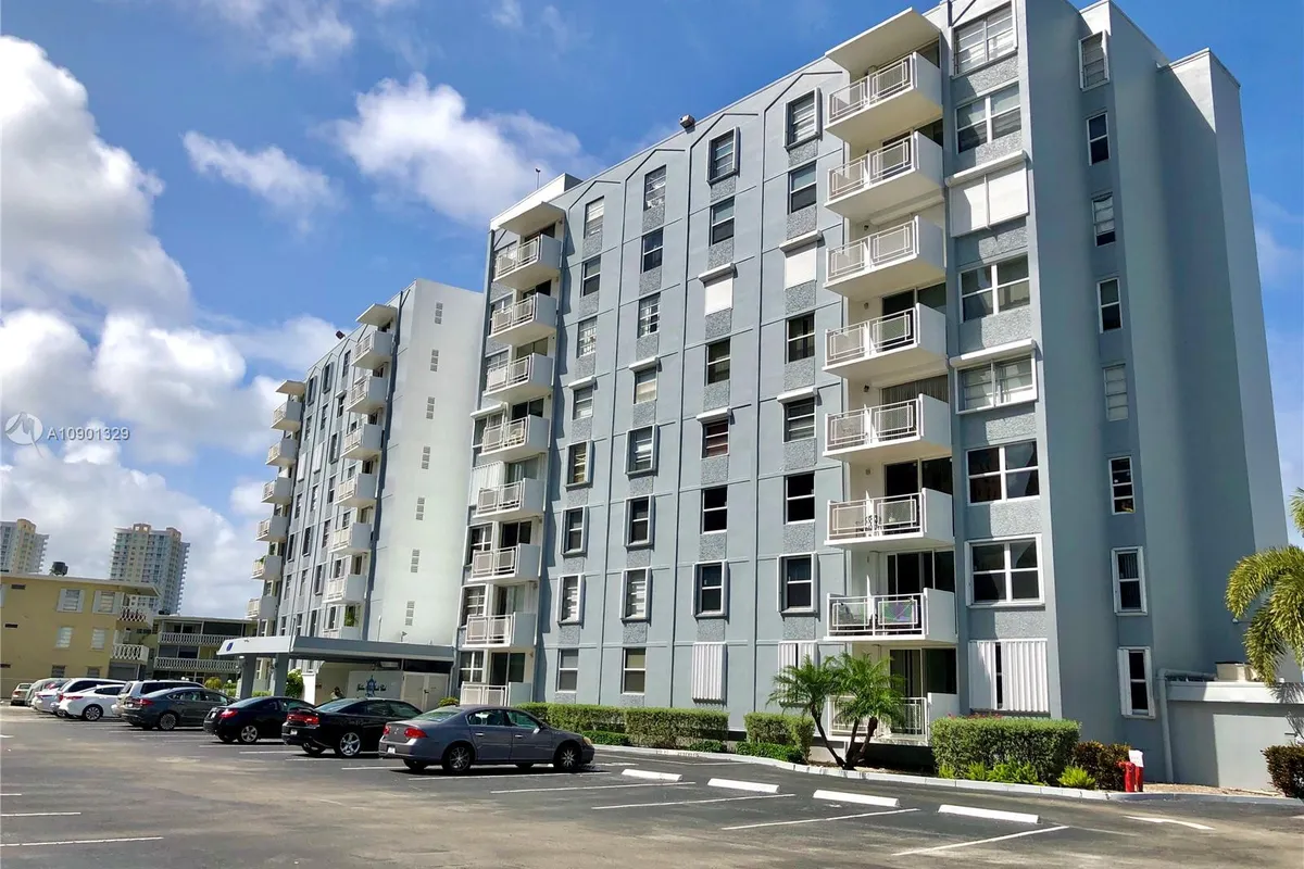 430 Golden Isles Dr # 405, Hallandale Beach FL 33009