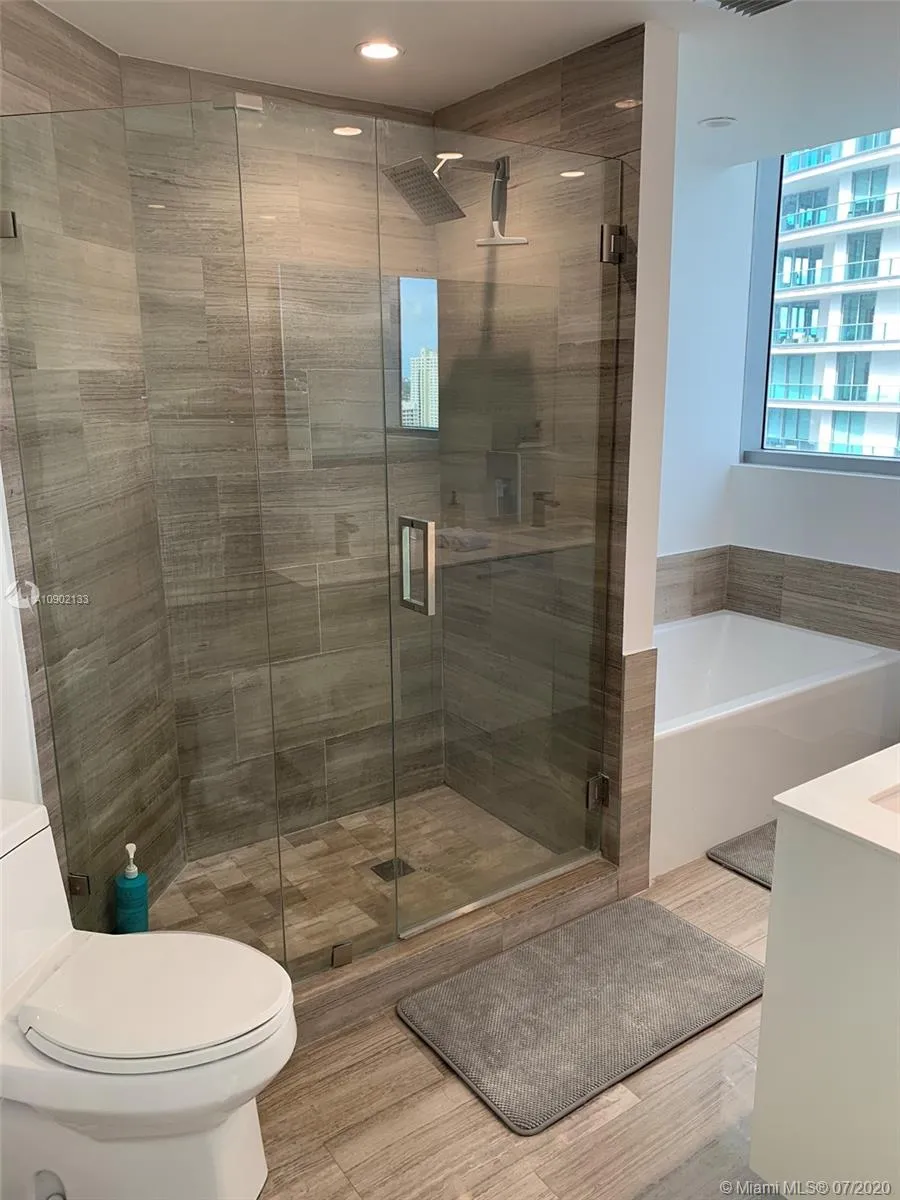 1300 Brickell Bay Dr # 2509, Miami FL 33131