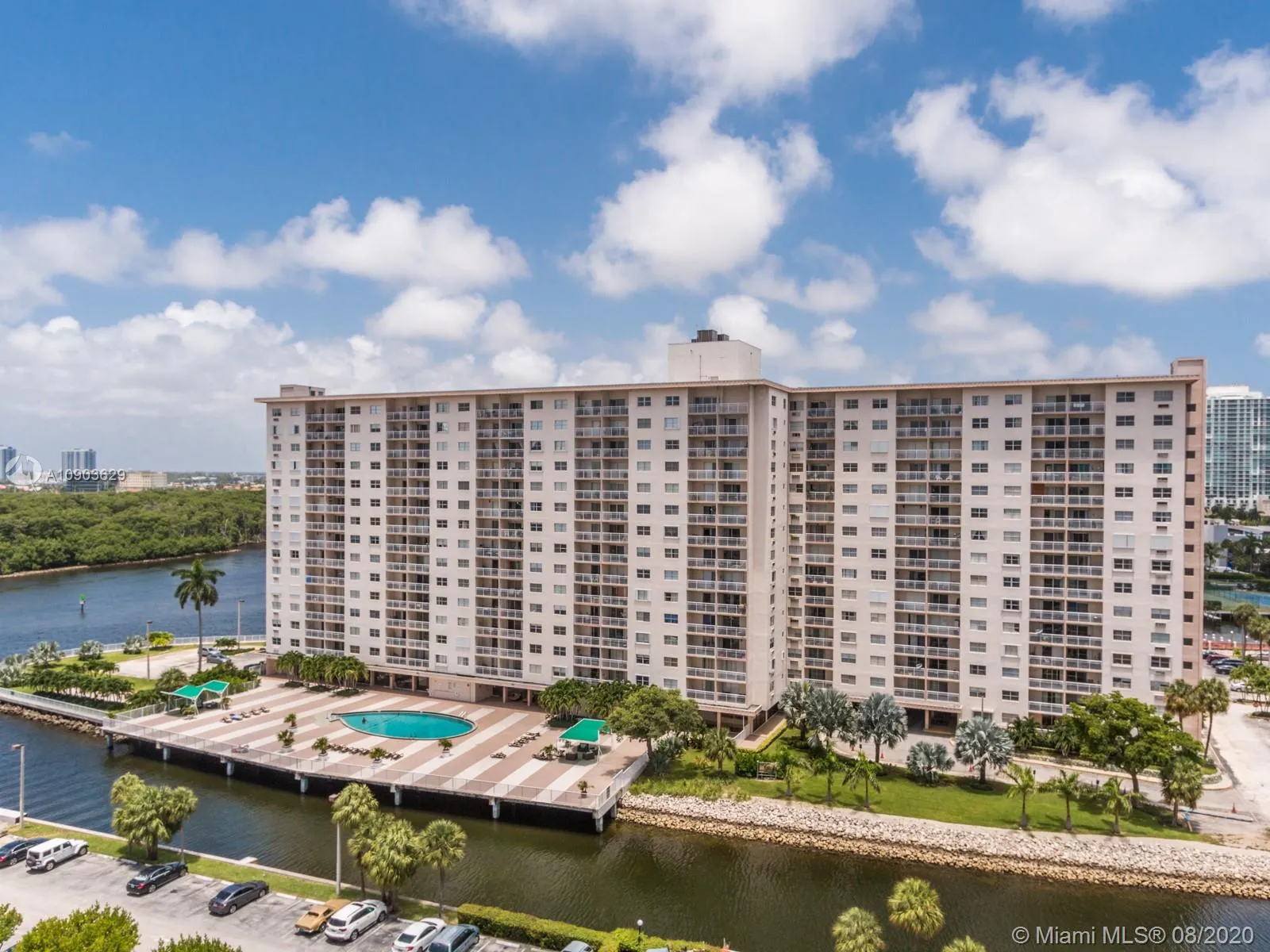 500 Bayview Dr # 1119, Sunny Isles Beach FL 33160