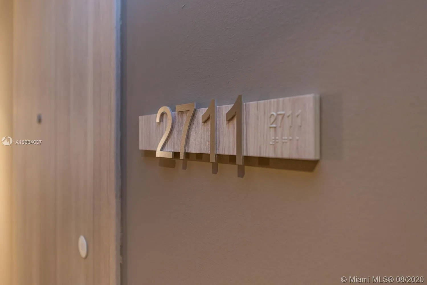 1000 Brickell Plaza # 2711, Miami FL 33131