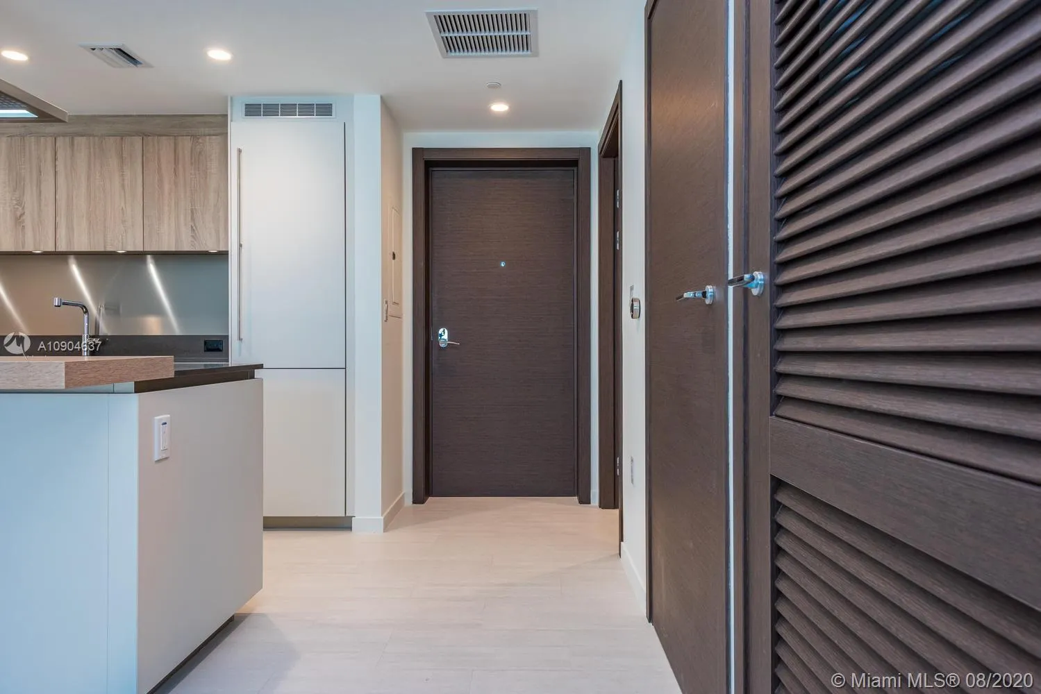 1000 Brickell Plaza # 2711, Miami FL 33131