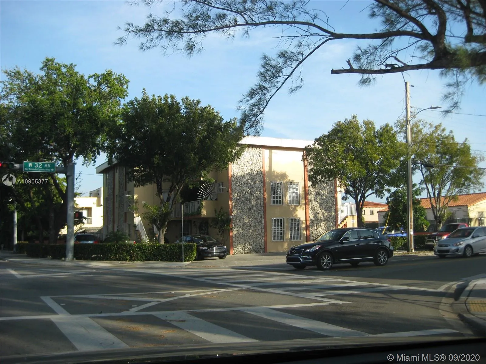 2 bedroom 1 bath for rent at 11 SW 32nd Ave # 1, Miami FL 33135