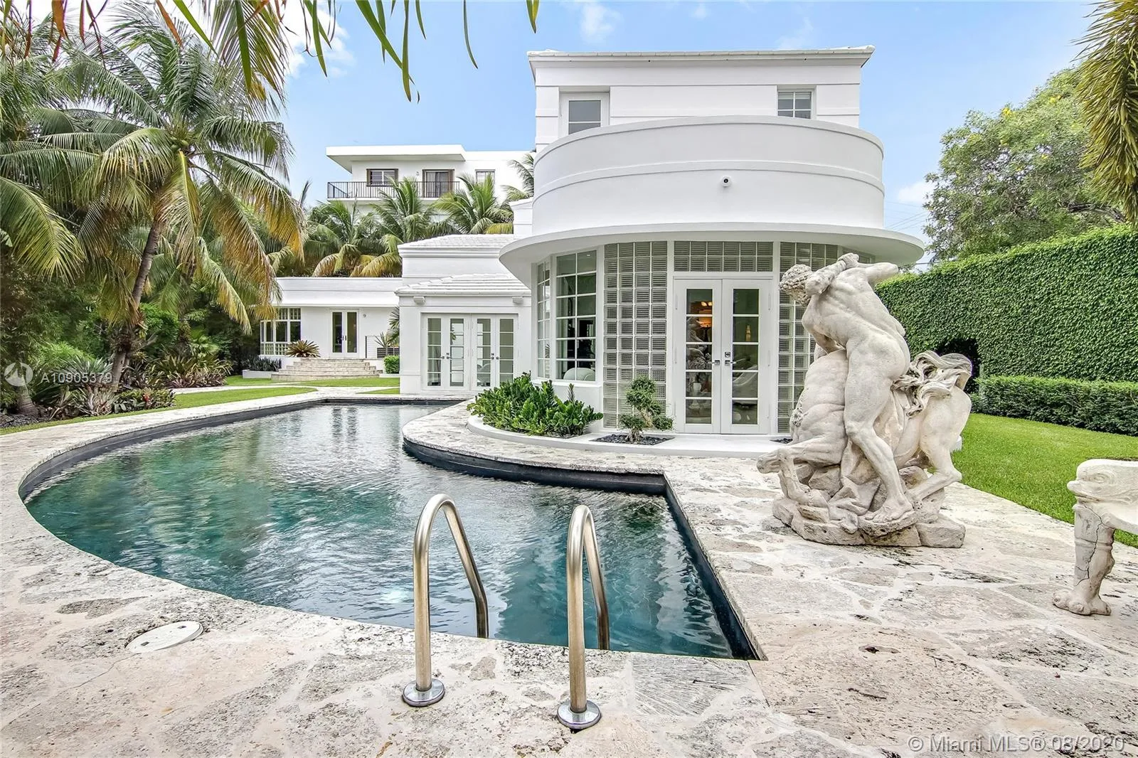 4 bedroom 4 bath for rent at 841 19th St, Miami Beach FL 33139