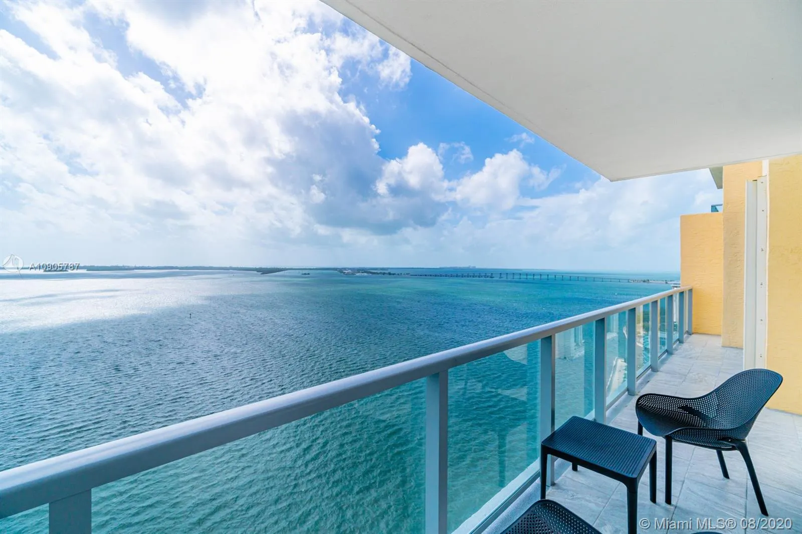 2 bedroom 2 bath for rent at 1155 Brickell Bay Dr # 201, Miami FL 33131