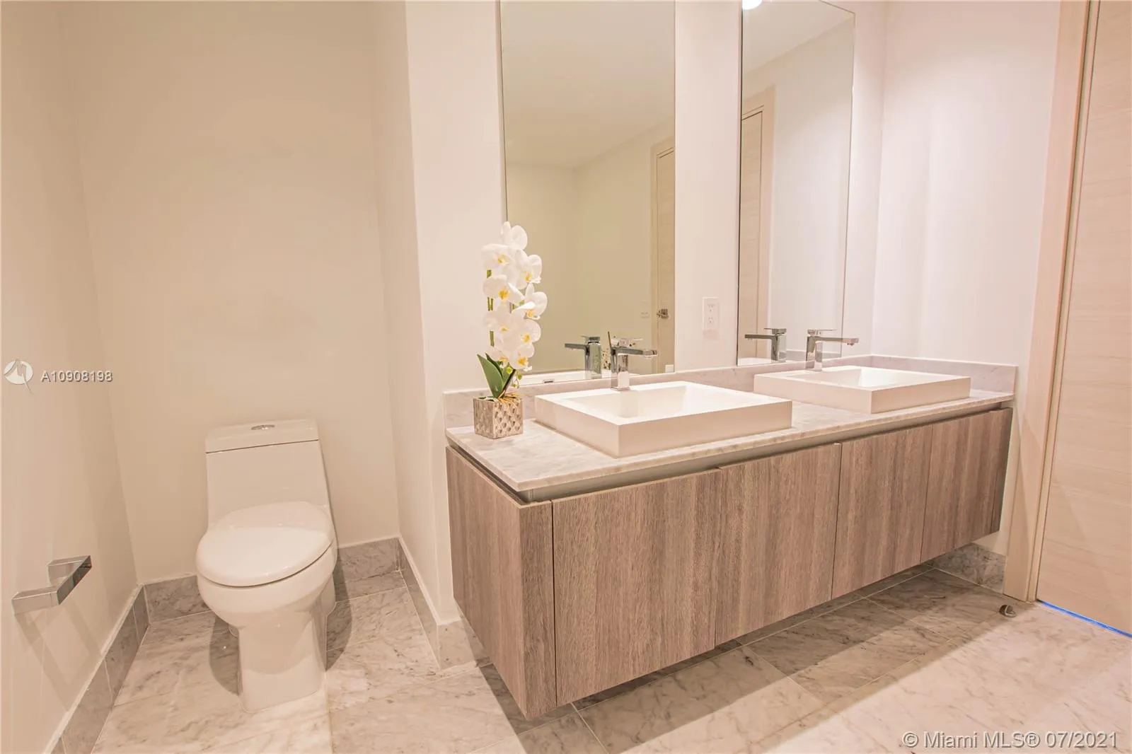 801 S Miami Ave # 5006, Miami FL 33130