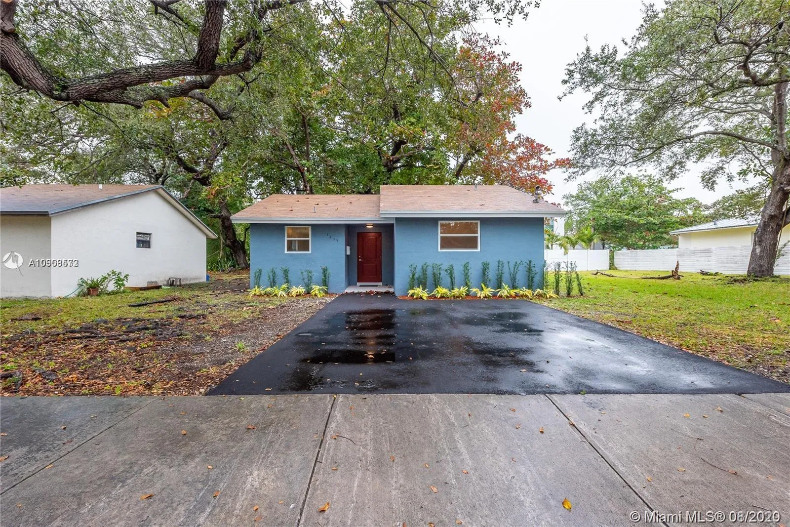 2 bedroom 1 bath for rent at 3659 Charles Ave, Miami FL 33133