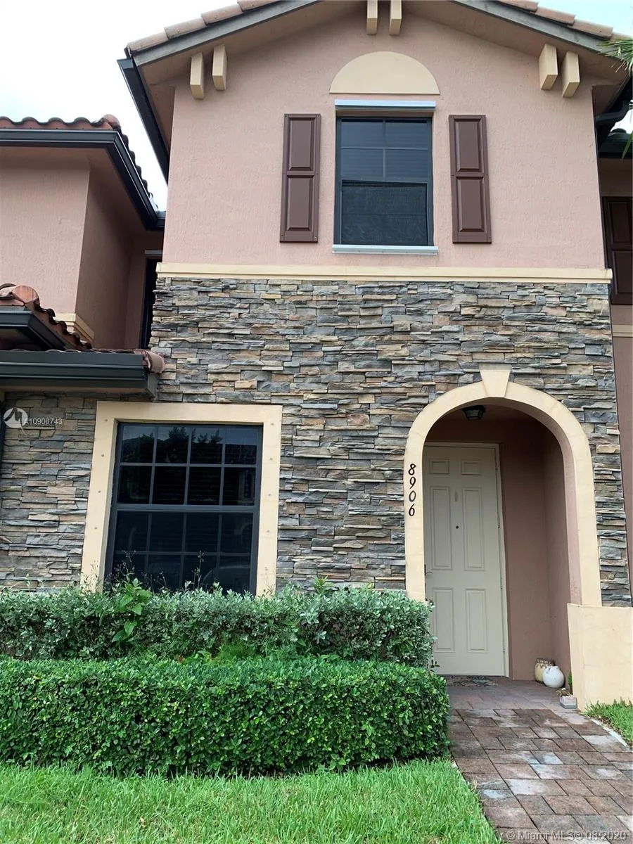 3 bedroom 2 bath for sale at 8906 W 35th Way # 8906, Hialeah FL 33018