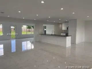 700 NW 9th Ct, Hallandale Beach FL 33009