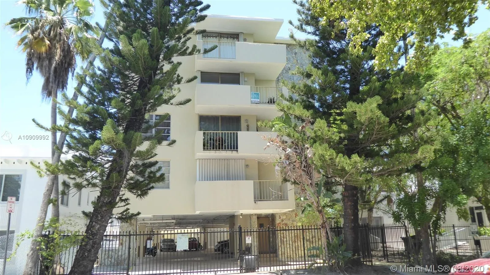 1 bedroom 1 bath for sale at 631 Jefferson Ave # 401, Miami Beach FL 33139