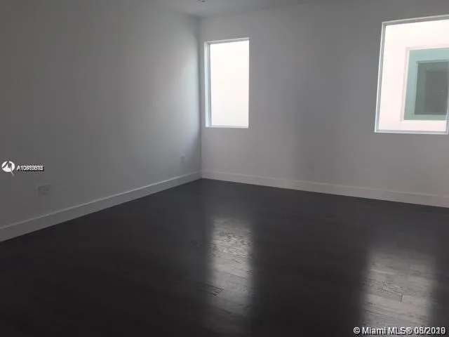 10445 NW 68th Ter, Doral FL 33178