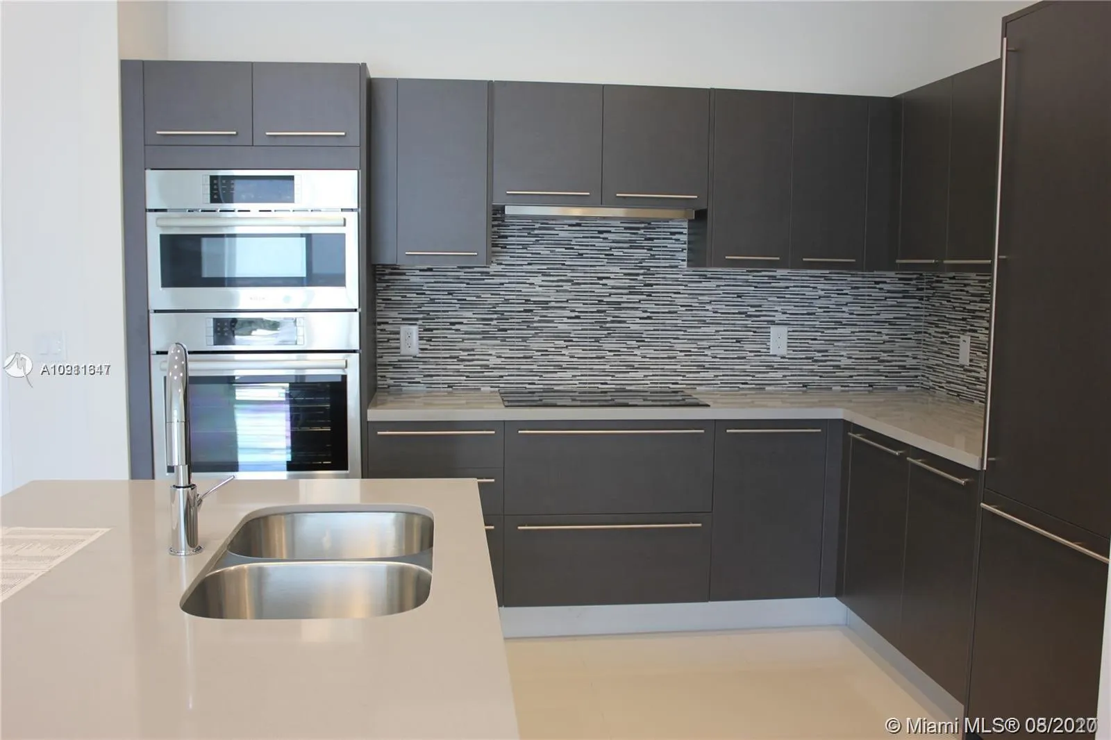 7661 NW 107th Ave # 810, Doral FL 33178