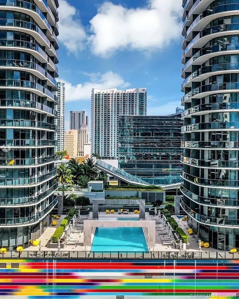 1 bedroom 1 bath for sale at 45 SW 9th St # 1004, Miami FL 33130