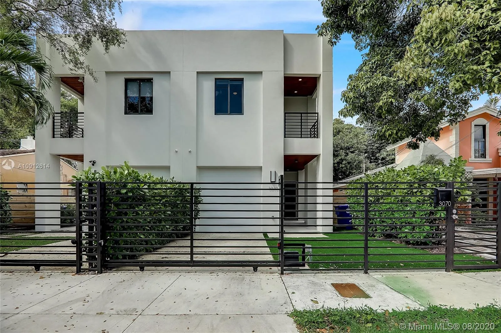 3 bedroom 4 bath for sale at 3070 Elizabeth St # 3070, Coconut Grove FL 33133