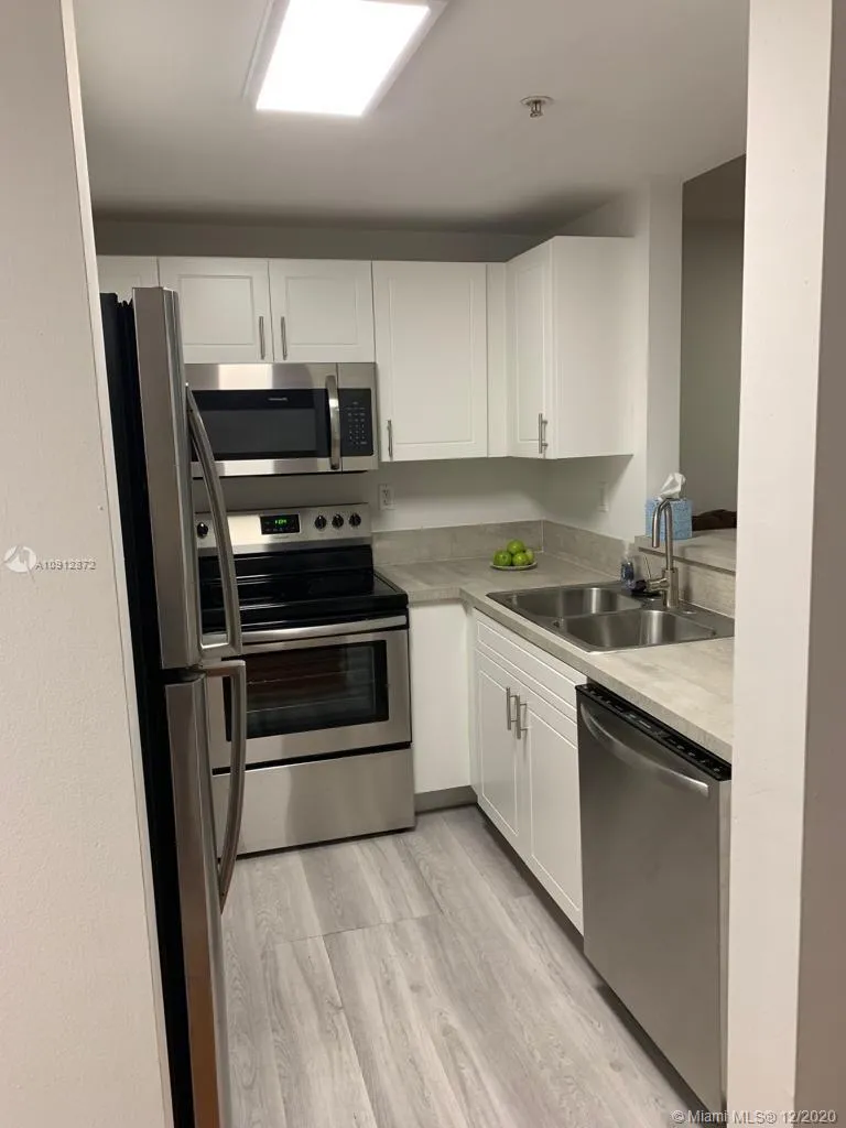 185 SE 14th Ter # 801, Miami FL 33131