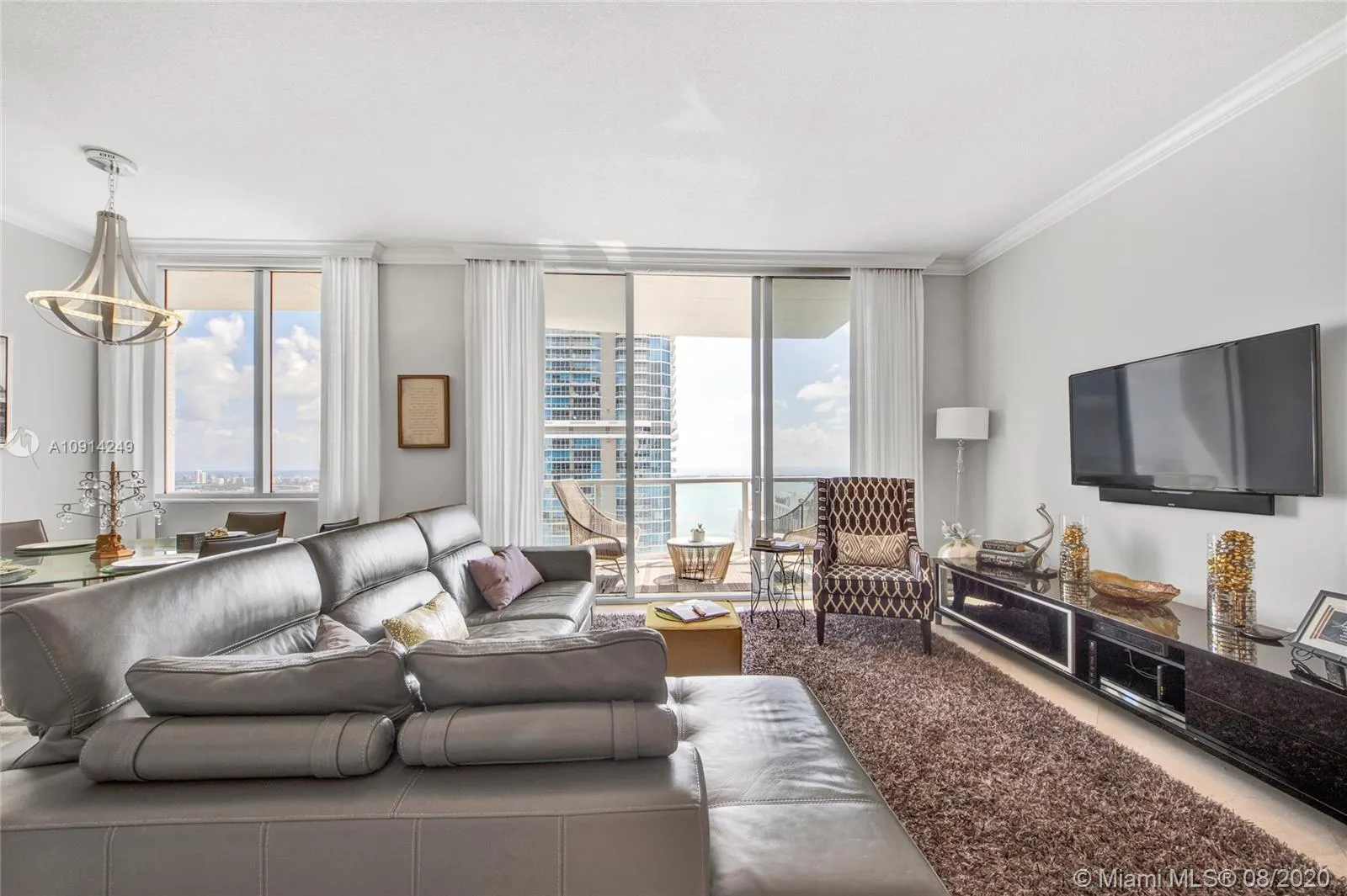 1060 Brickell Ave # 4303, Miami FL 33131