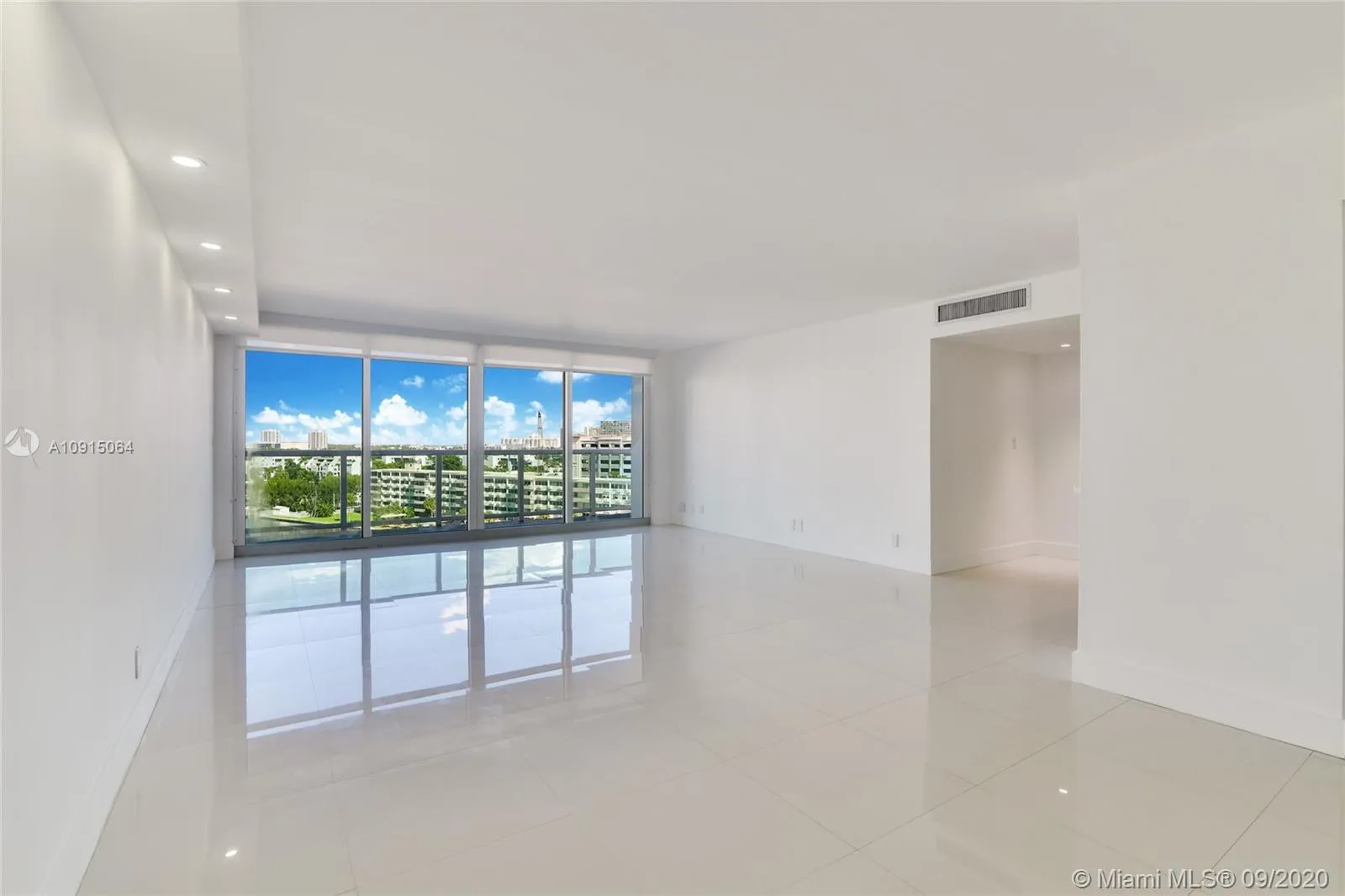 100 Bayview Dr # 904, Sunny Isles Beach FL 33160