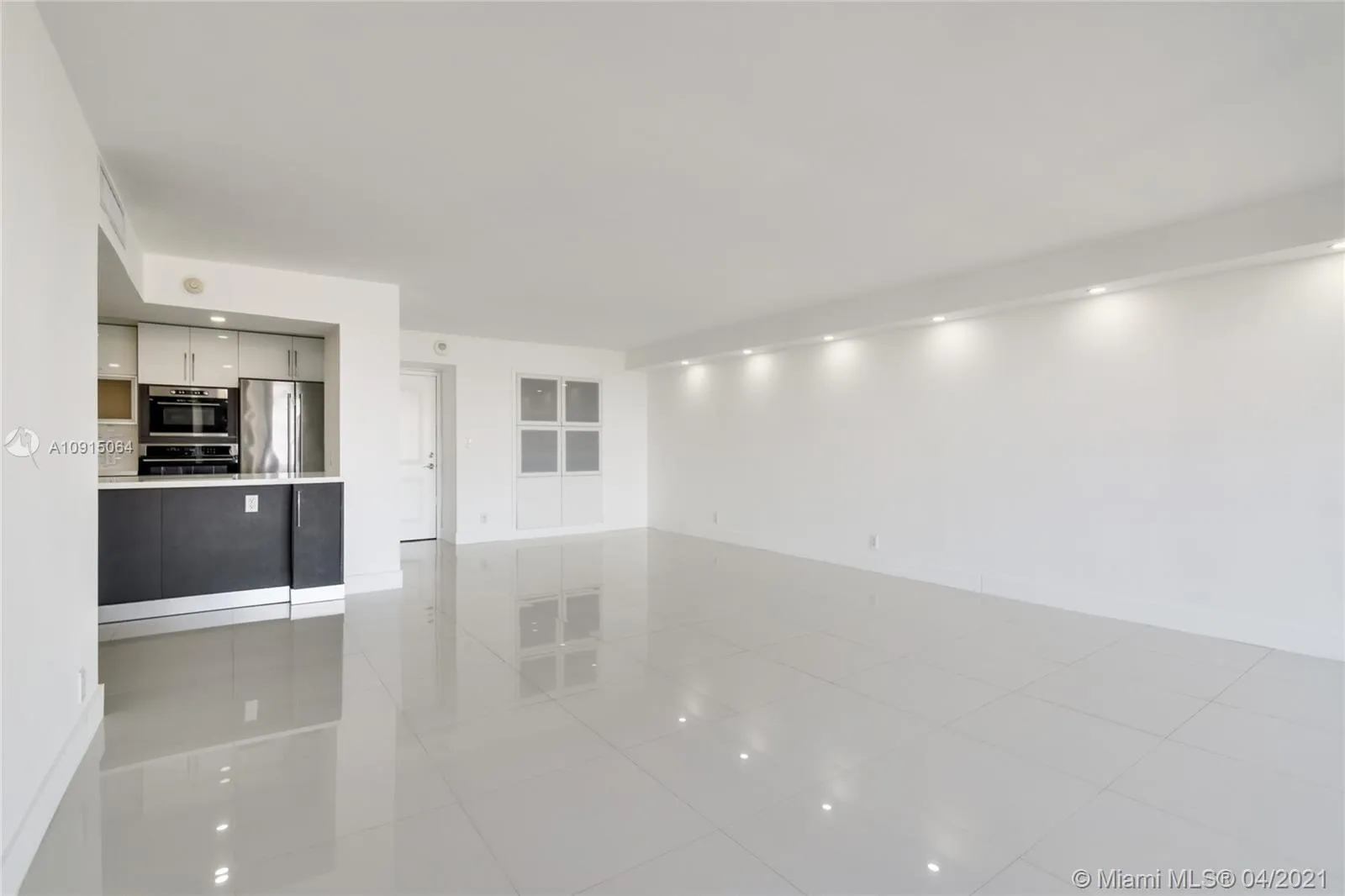 100 Bayview Dr # 904, Sunny Isles Beach FL 33160