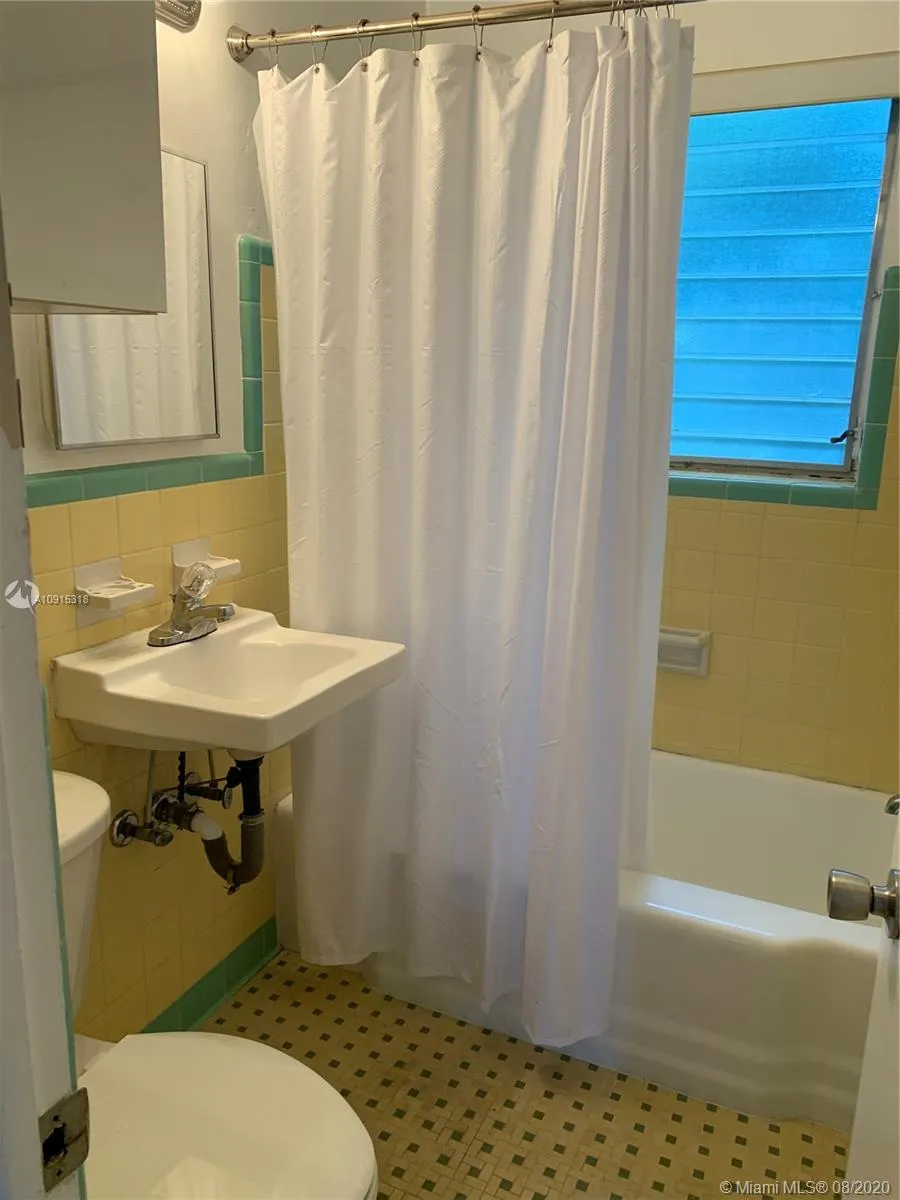 645 NE 77th St # 14, Miami FL 33138