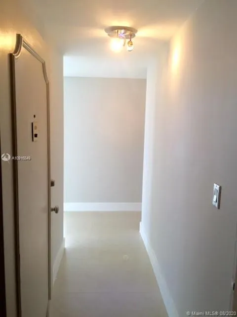 2 bedroom 2 bath for sale at 1408 Brickell Bay Dr # 809, Miami FL 33131