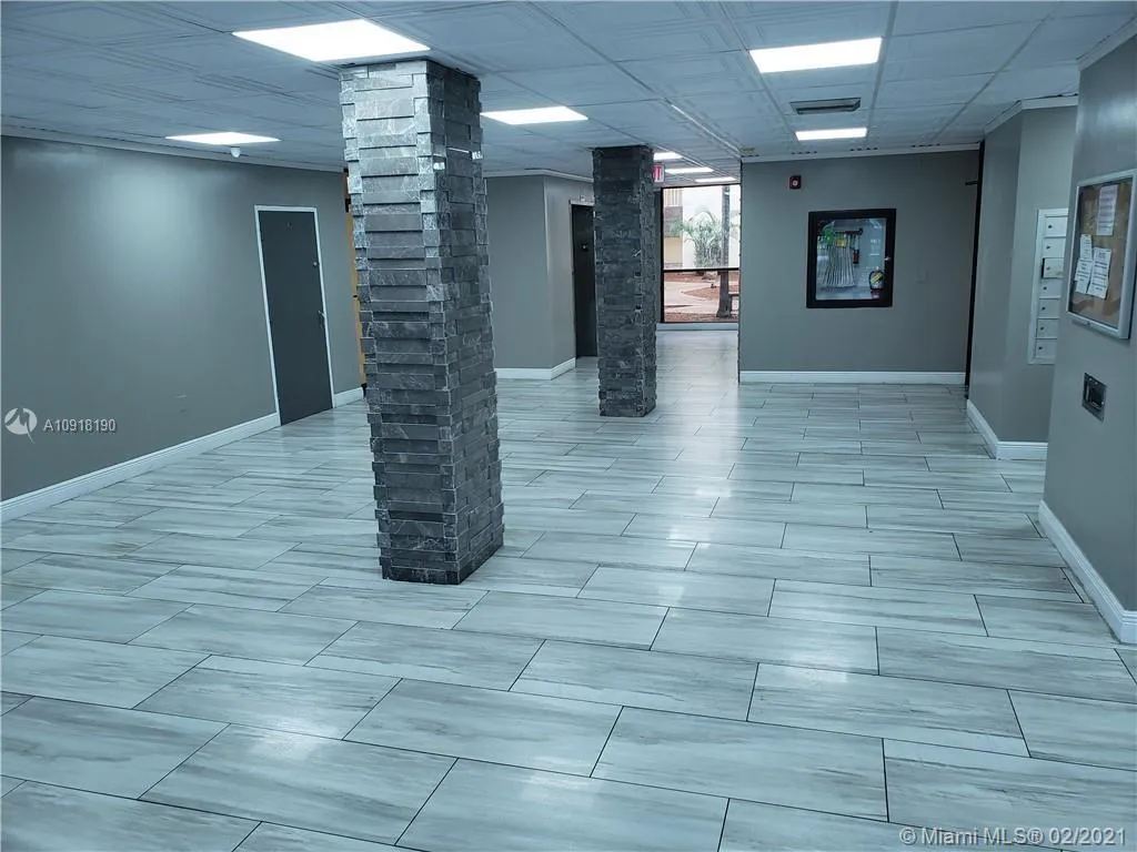 15600 NW 7th Ave # 821, Miami FL 33169