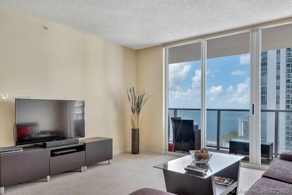1155 Brickell Bay Dr # 2005, Miami FL 33131