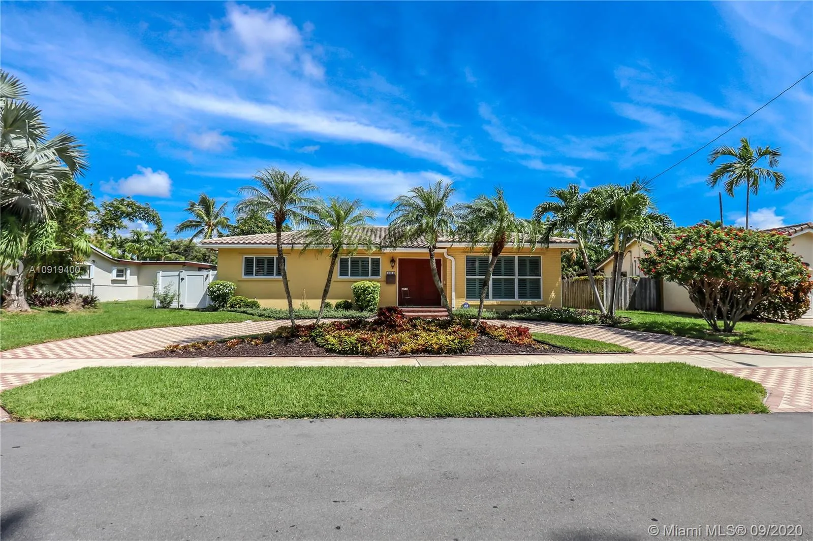 5 bedroom 4 bath for rent at 1311 Rodman St, Hollywood FL 33019