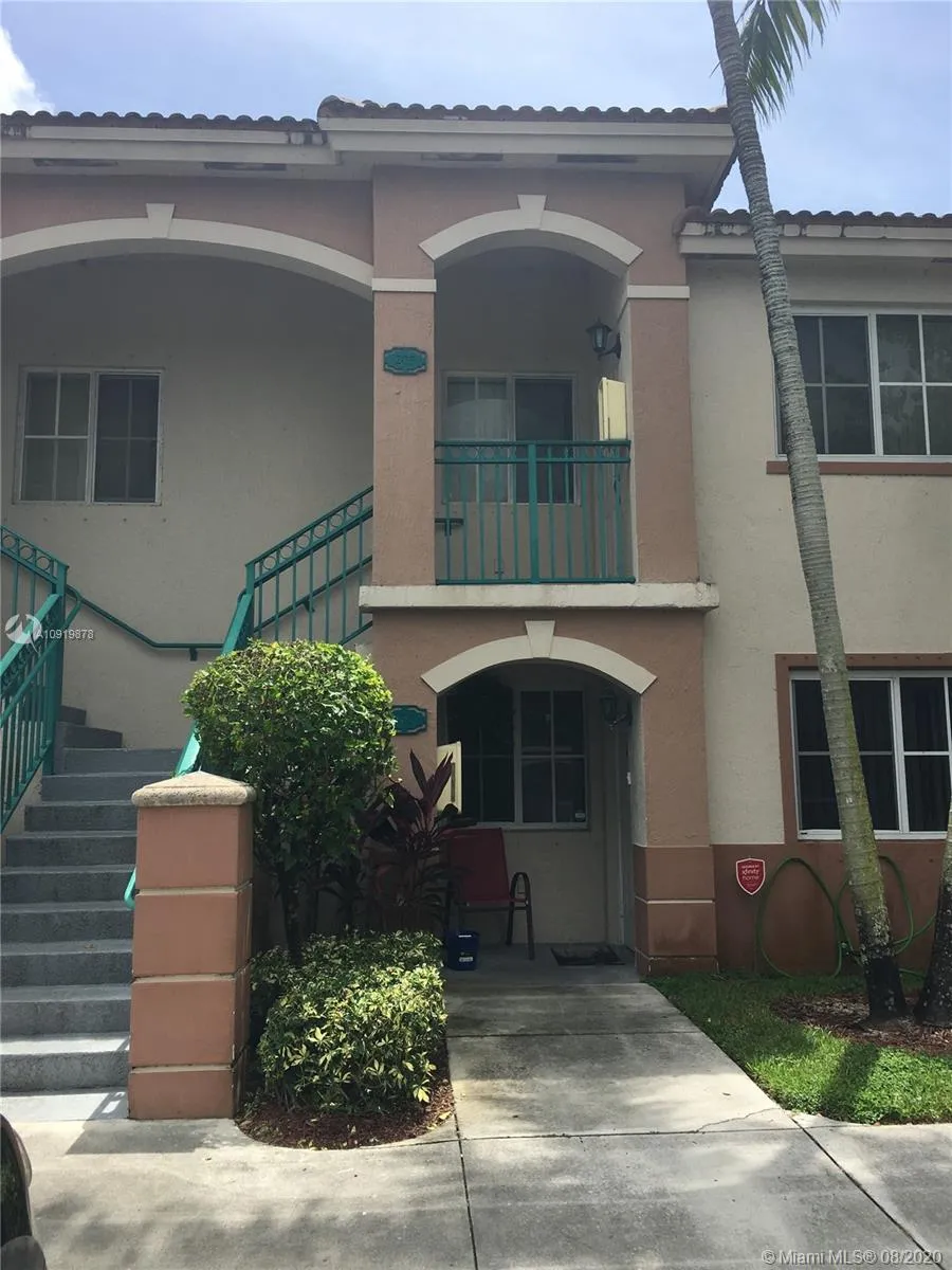 2 bedroom 2 bath for sale at 1240 SE 31st Ct # 32, Homestead FL 33035