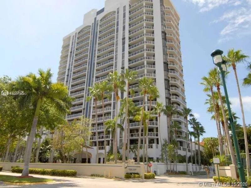 2 bedroom 2 bath for sale at 3598 Yacht Club Dr # 1601, Aventura FL 33180