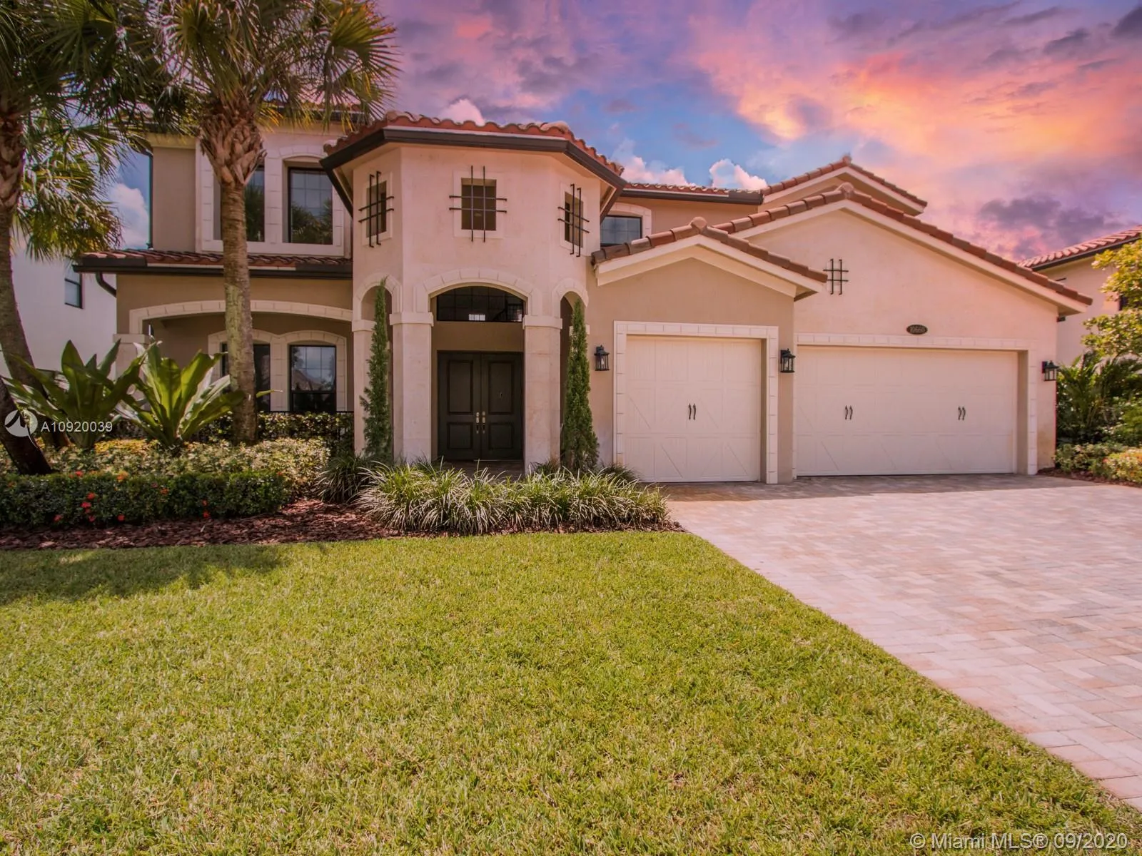 5 bedroom 4 bath for sale at 10660 SW 55th St, Cooper City FL 33328