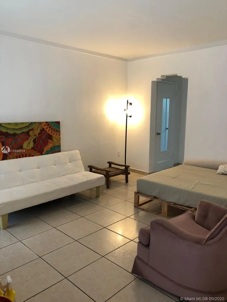 7445 Harding Ave # 112, Miami Beach FL 33141