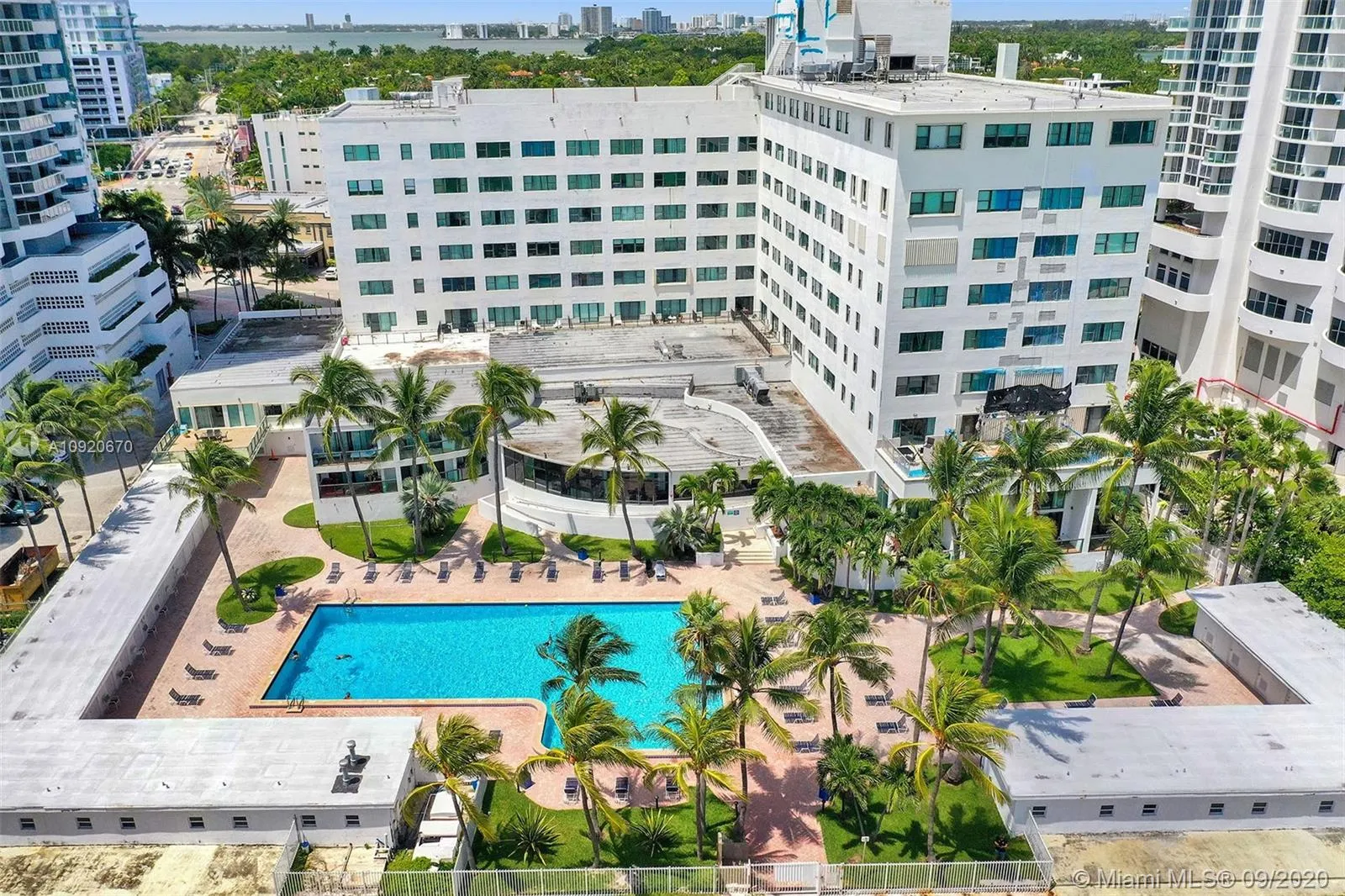 1 bedroom 1 bath for sale at 6345 Collins Ave # 818, Miami Beach FL 33141