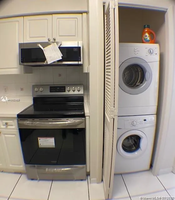 5700 Collins Ave # 8B, Miami Beach FL 33140