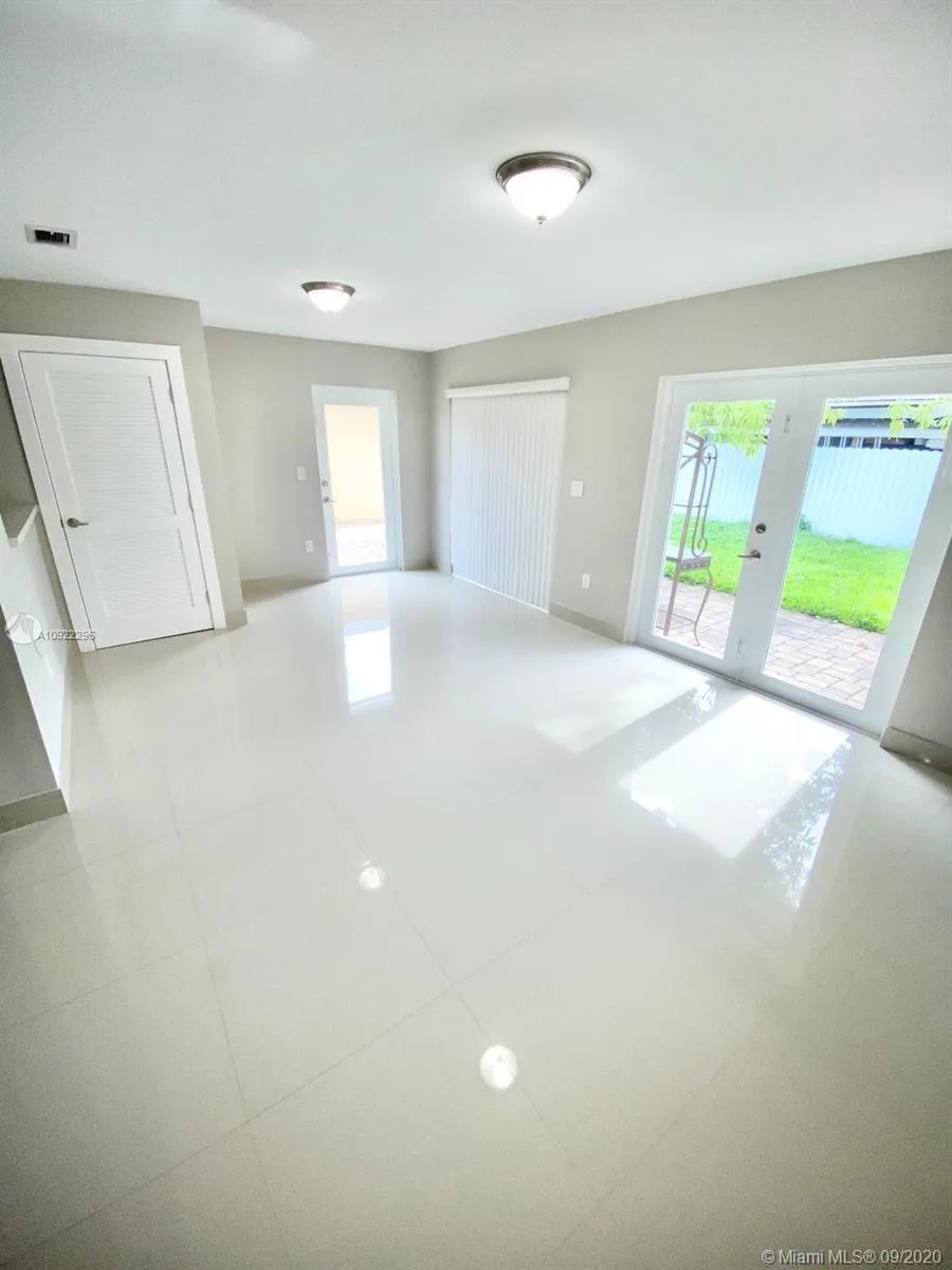 5930 SW 147th Ct, Miami FL 33193