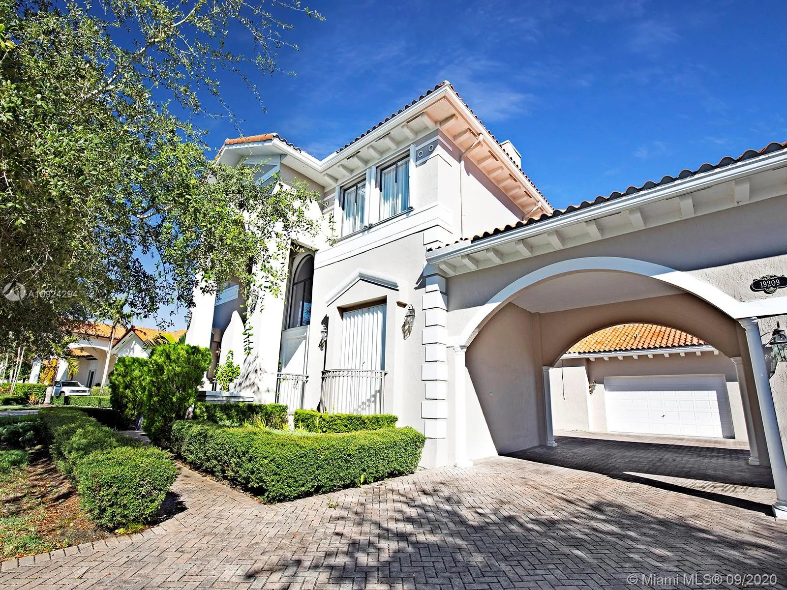 19209 SW 80th Ct, Cutler Bay FL 33157