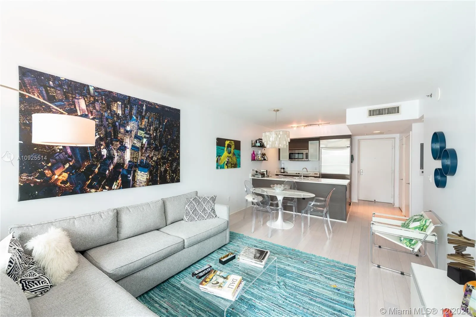 1 bedroom 1 bath for sale at 55 SE 6th St # 1804, Miami FL 33131