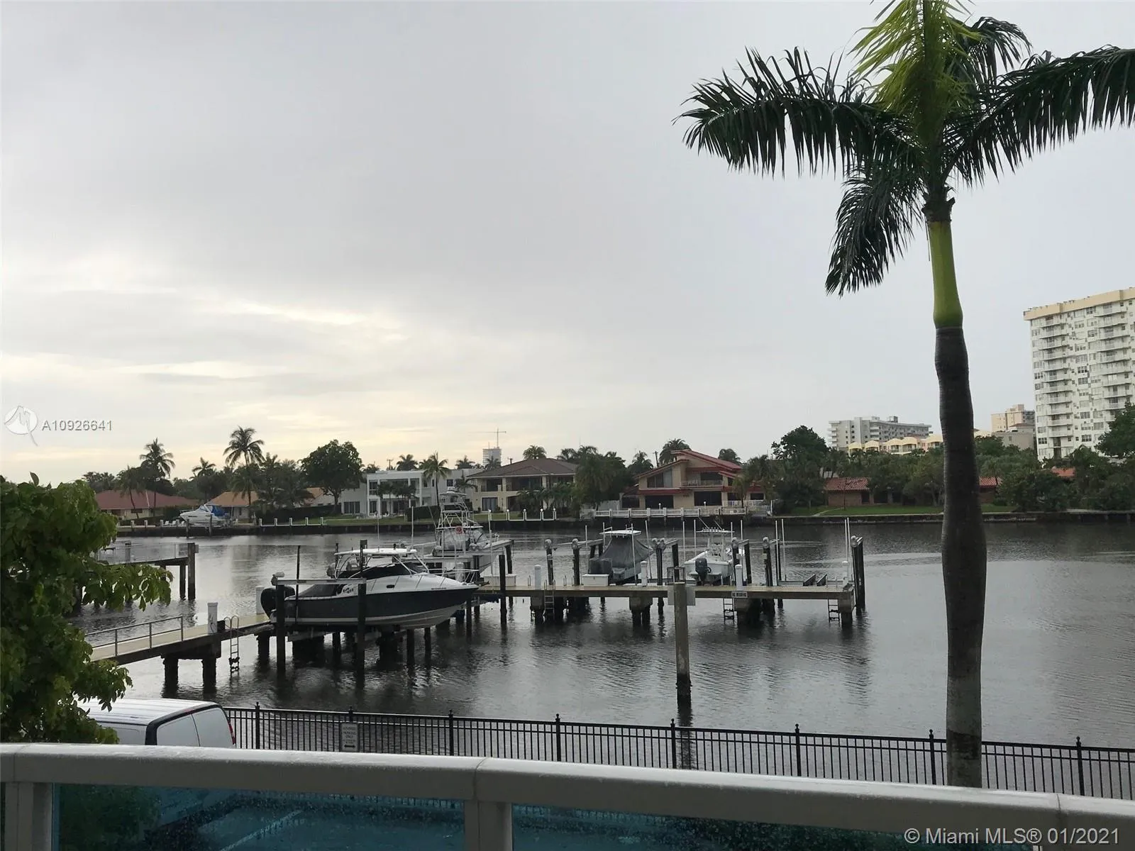 1945 S Ocean Dr # M5, Hallandale Beach FL 33009