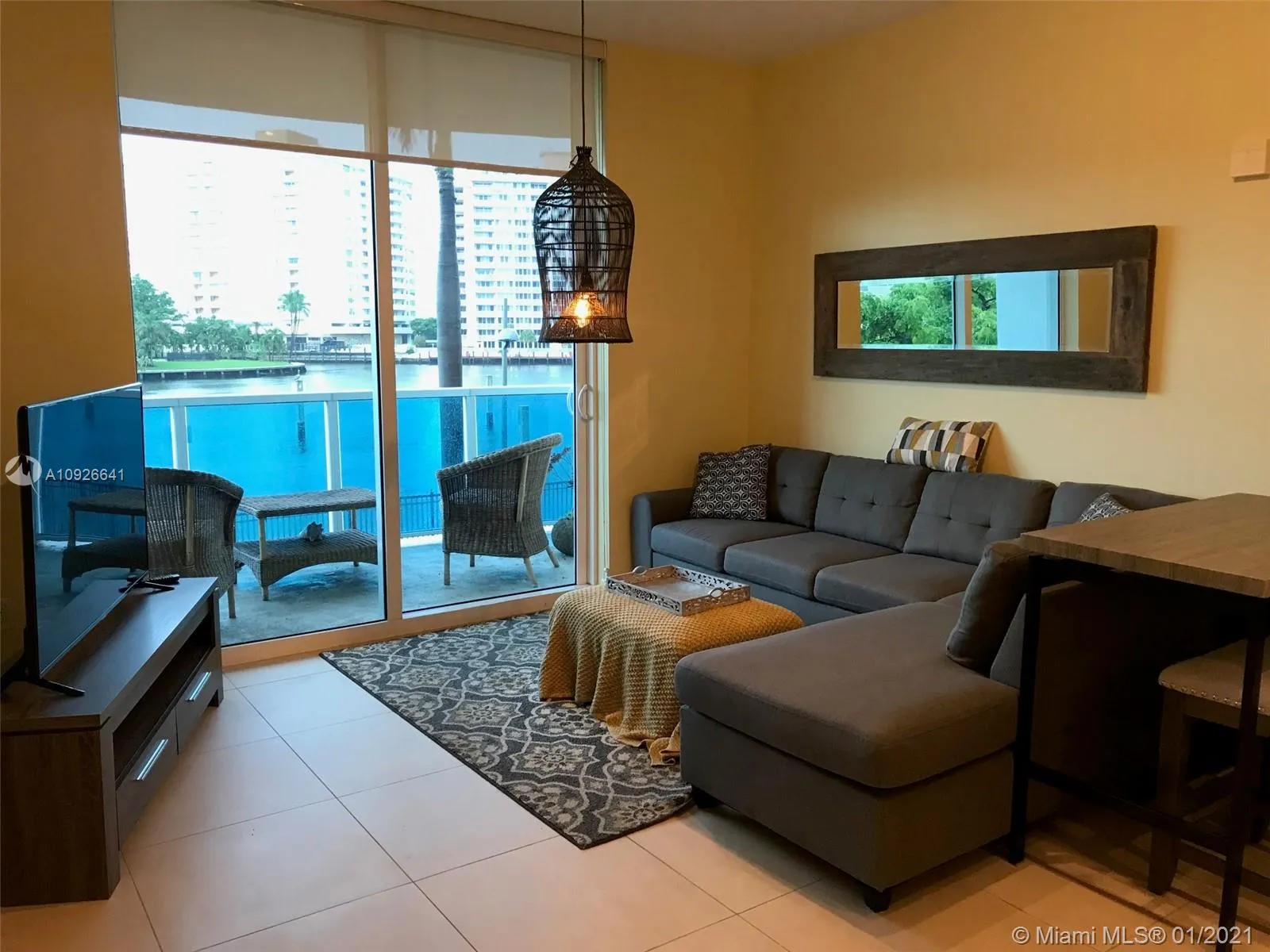 1945 S Ocean Dr # M5, Hallandale Beach FL 33009