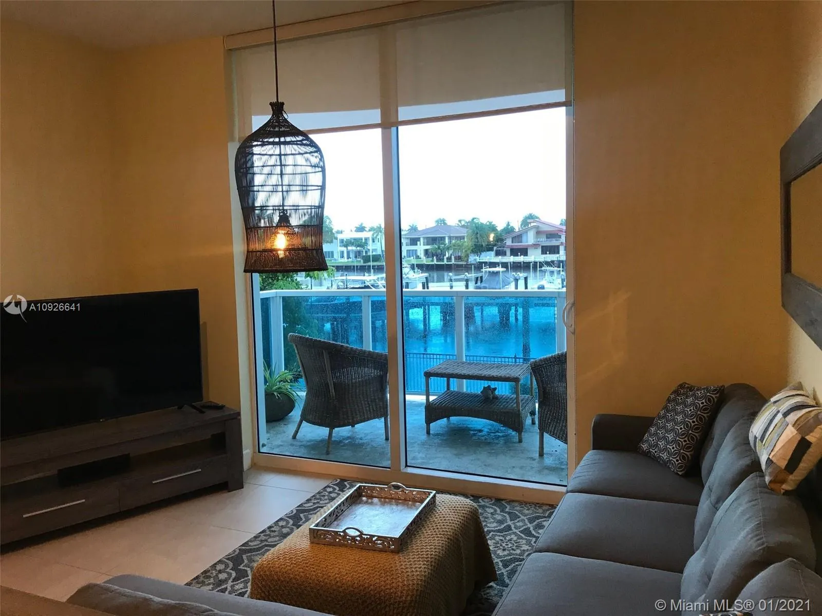 1945 S Ocean Dr # M5, Hallandale Beach FL 33009