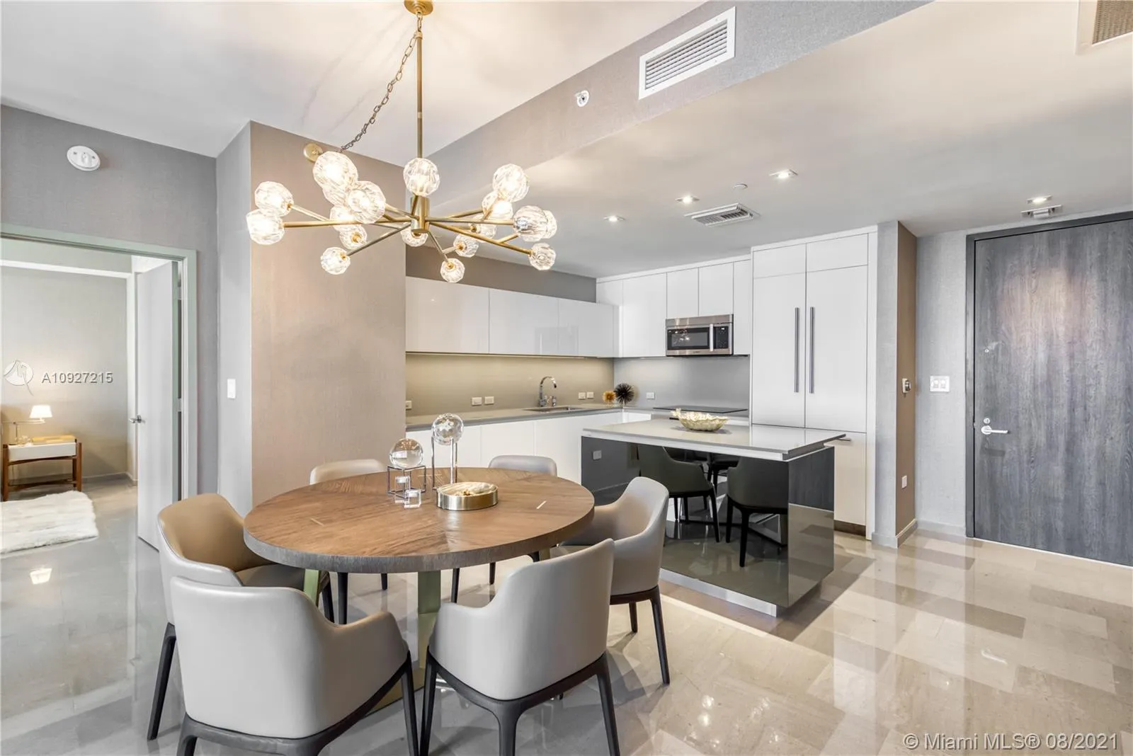 2 bedroom 2 bath for sale at 88 SW 7th St # 2905, Miami FL 33130