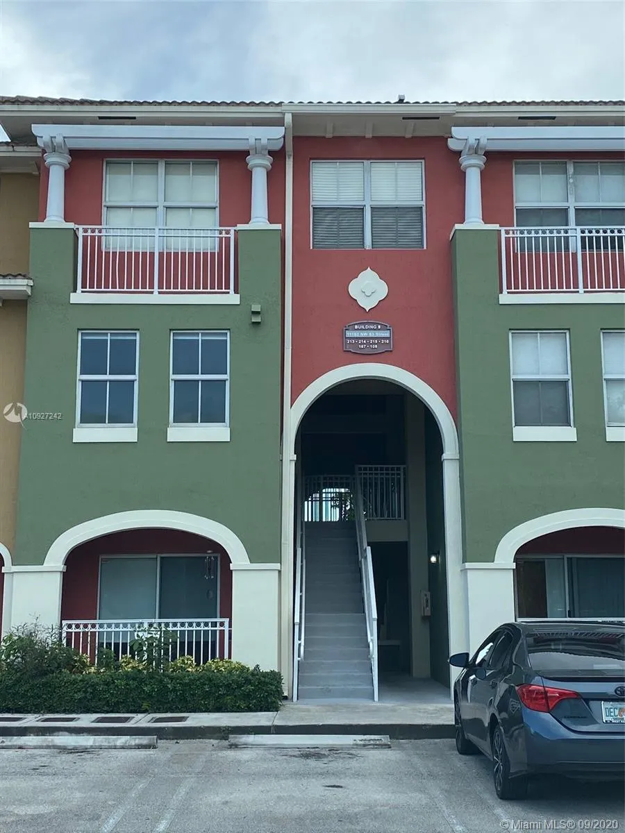 3 bedroom 2 bath for sale at 11102 NW 83rd St # 216, Doral FL 33178